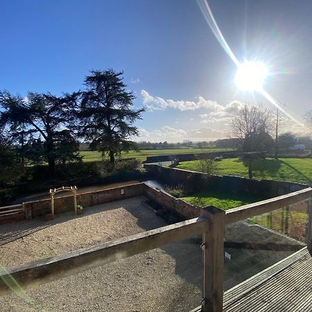 The Stables And Hayloft Villa Ledbury Exterior photo